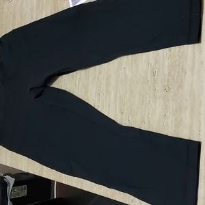 Size 8 Black Lululemon Wunder Under Crops